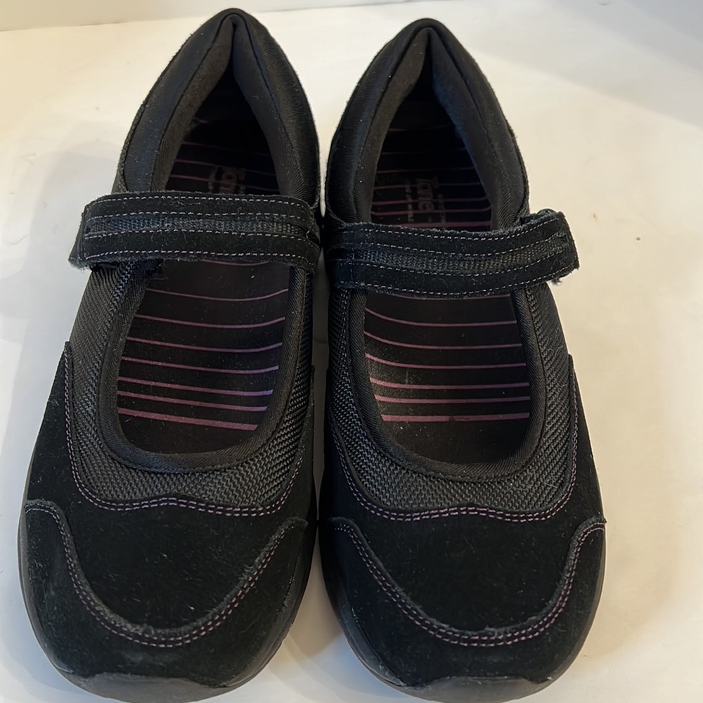 SKECHERS BLACK MARY JANE SHOES SZ 7 - Picture 1 of 11